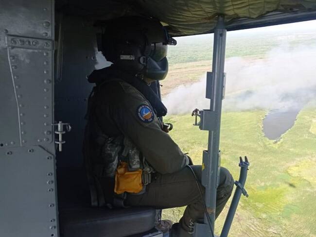 Con el apoyo de la Fuerza Aérea fue controlado el incendio en el parque Isla Salamanca.