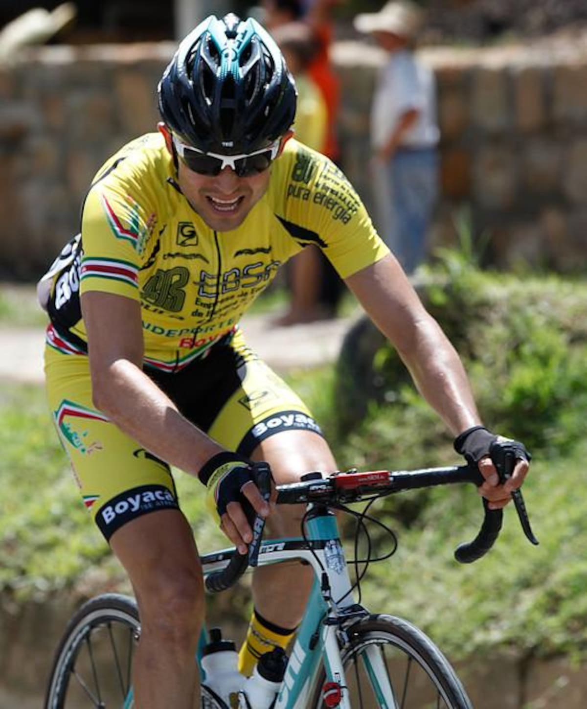 Imágenes de la etapa que llegó a Barbosa, Santander y donde Jefry Romero, del Team Colombia, fue el ganador.