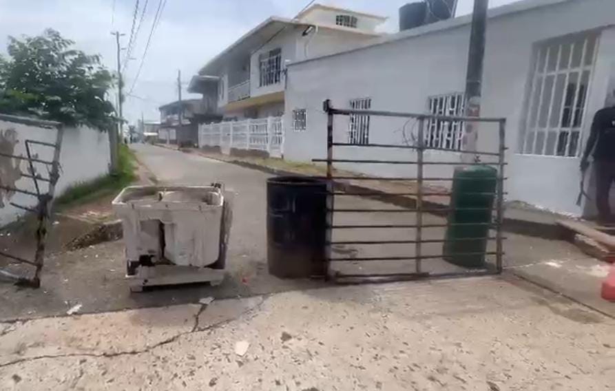 Bloqueos en el barrio San Luis en San Andrés. Foto: Cortesía.