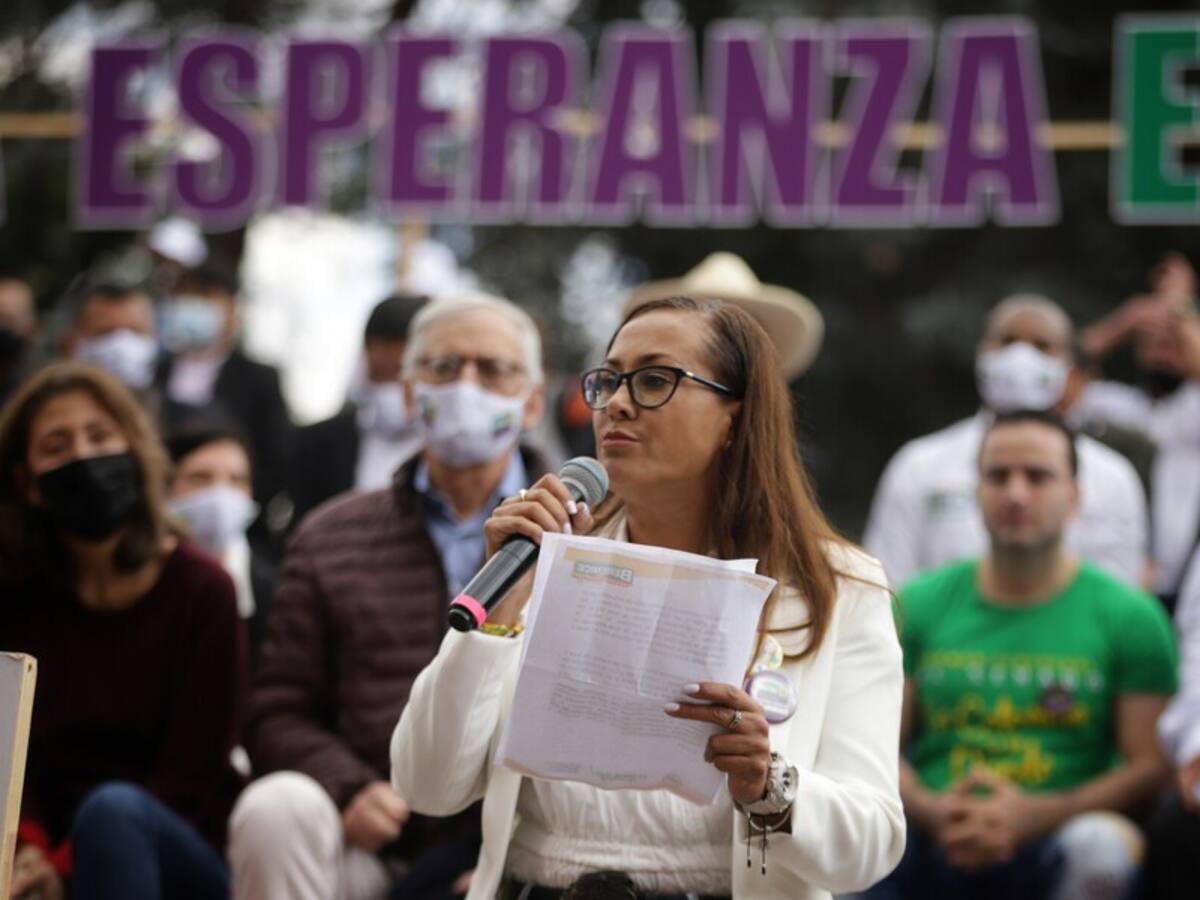 Salario de congresistas no es de $35 millones, es de $8 millones: Berenice Bedoya