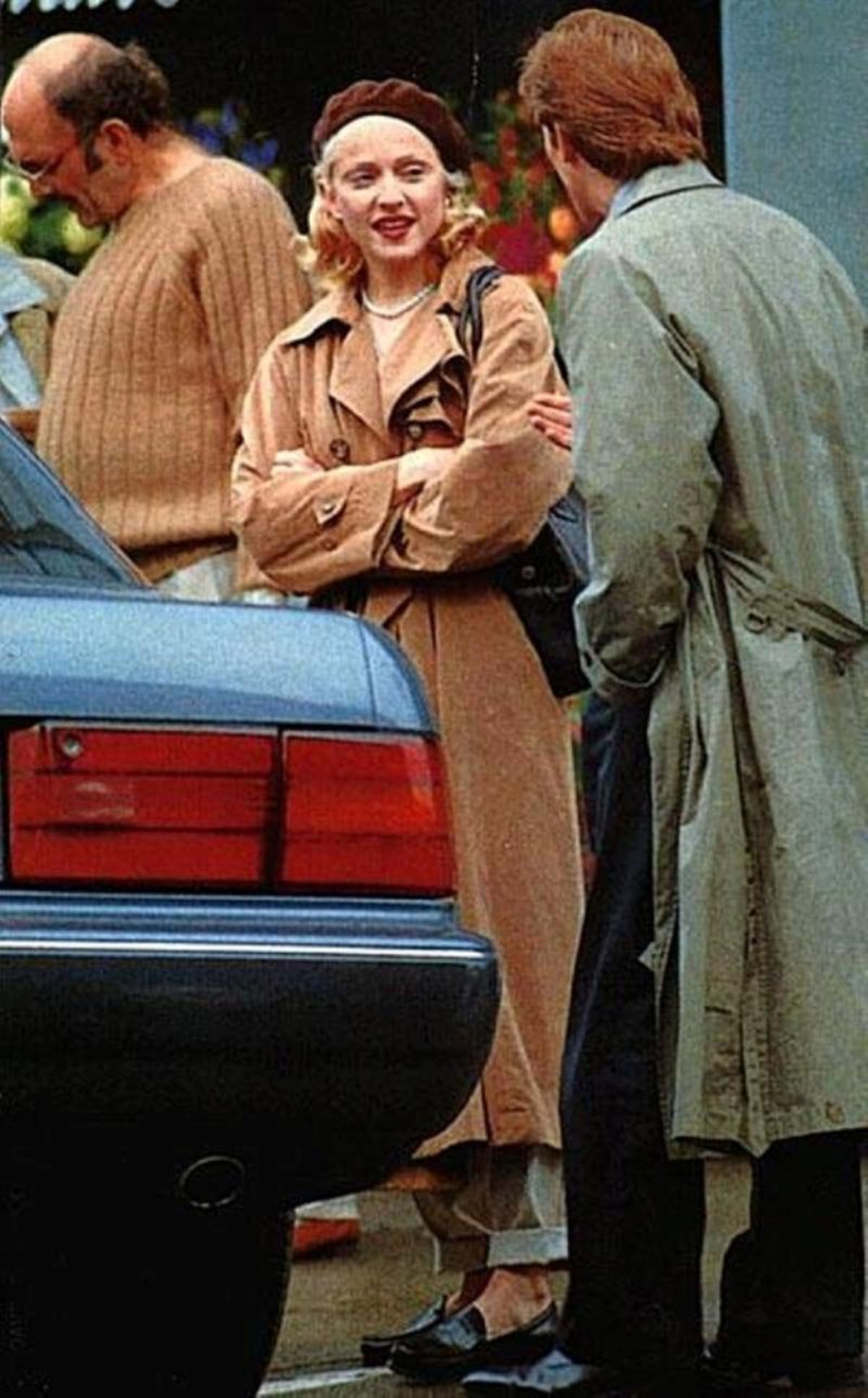 Protagonizada por Madonna como Rebecca Carlson.