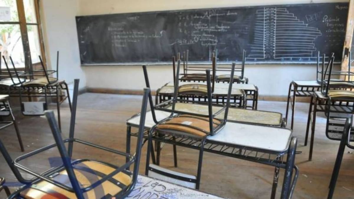 Maestros del Valle en paro durante 48 horas piden mejoras en el sistema de salud