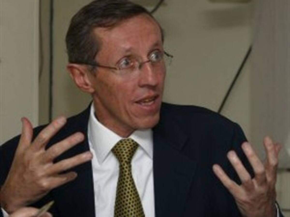 No estamos ciento por ciento blindados frente a un atentado terrorista en Bogotá: Antonio Navarro