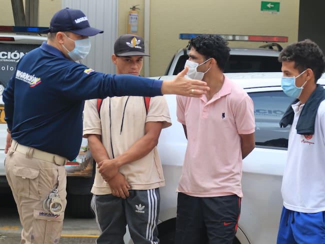 Expulsan a 6 venezolanos de Bucaramanga