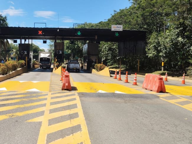 Se normaliza operación en peajes de Cocorná y Puerto Triunfo tras protesta de transportadores