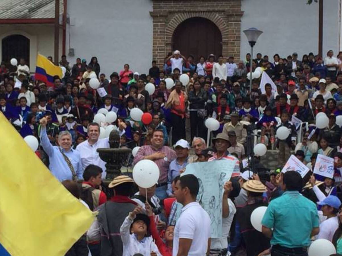 "El fin de la guerra tiene que acabar la indiferencia con los pueblos indígenas" Cesar Gaviria