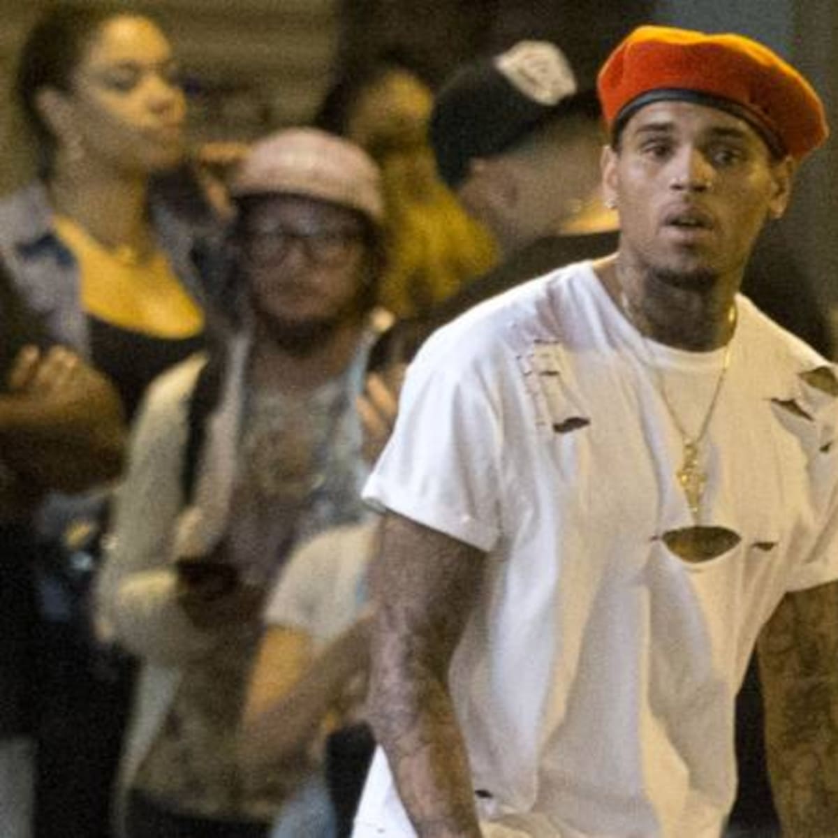 Chris Brown consigue una orden de alejamiento contra su acosadora
