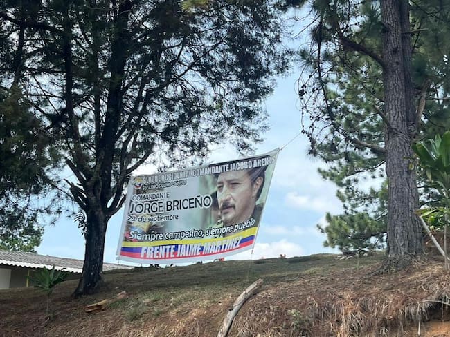 Pancartas disidencias FARC - Ejército Nacional