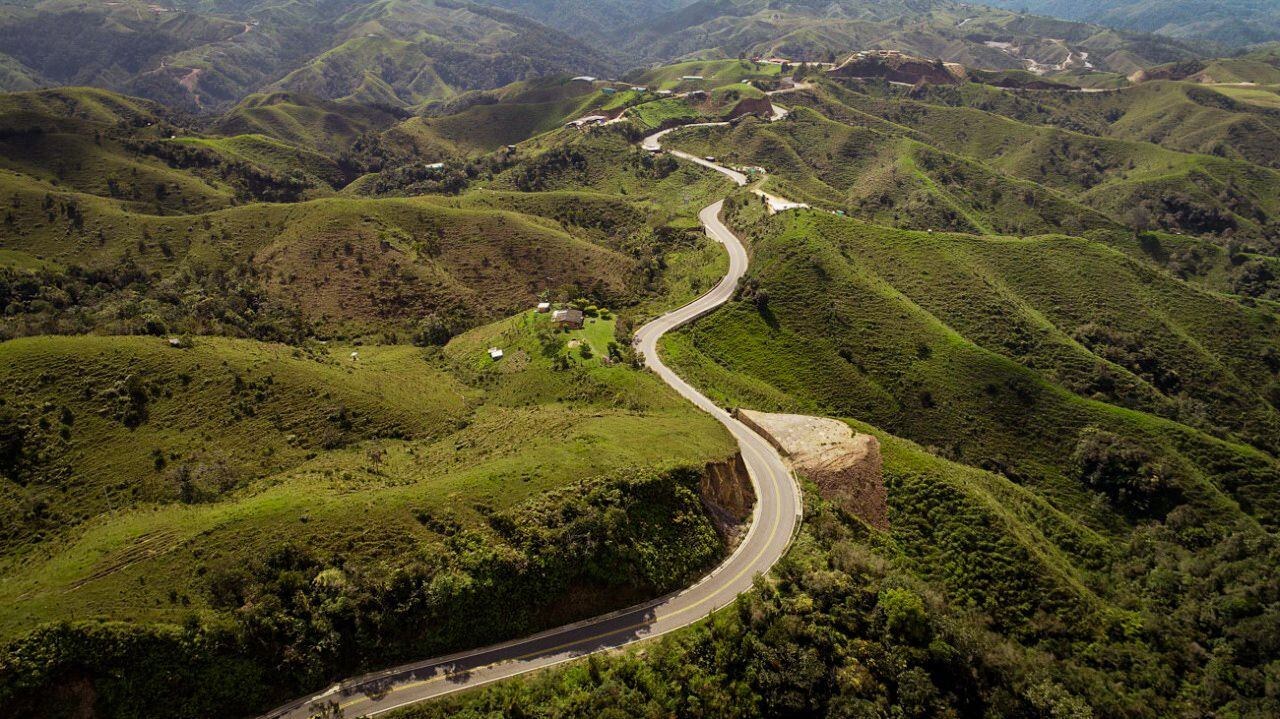 Gobernación de Antioquia pavimentó la vía Anorí – El Limón. Cortesía: Gobernación de Antioquia