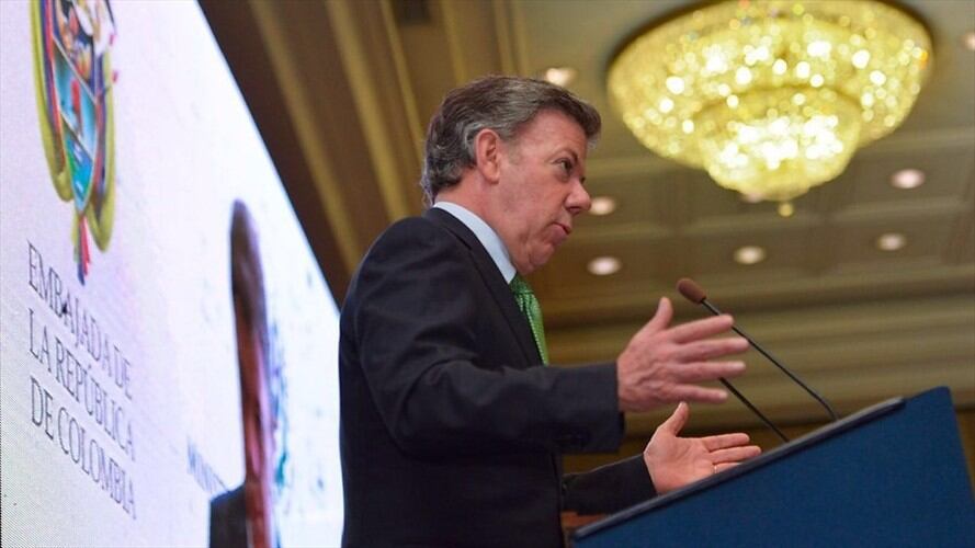 Juan Manuel Santos durante su visita a El Salvador. Foto: Colprensa