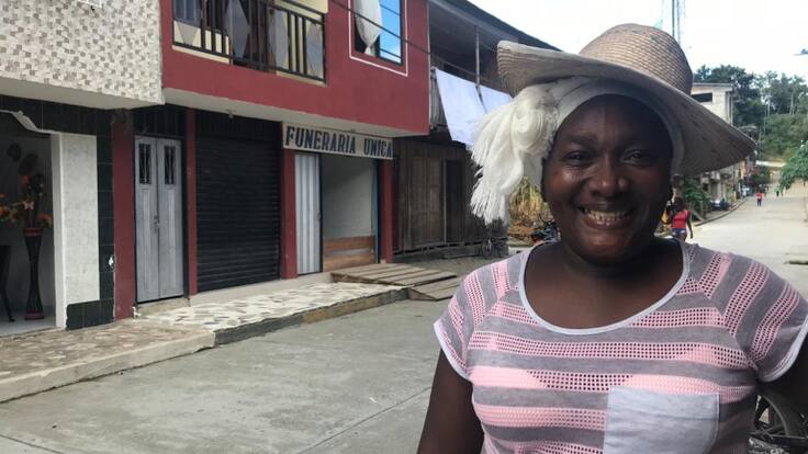 En Timbiquí un restaurante mezcla la comida y derechos de las mujeres