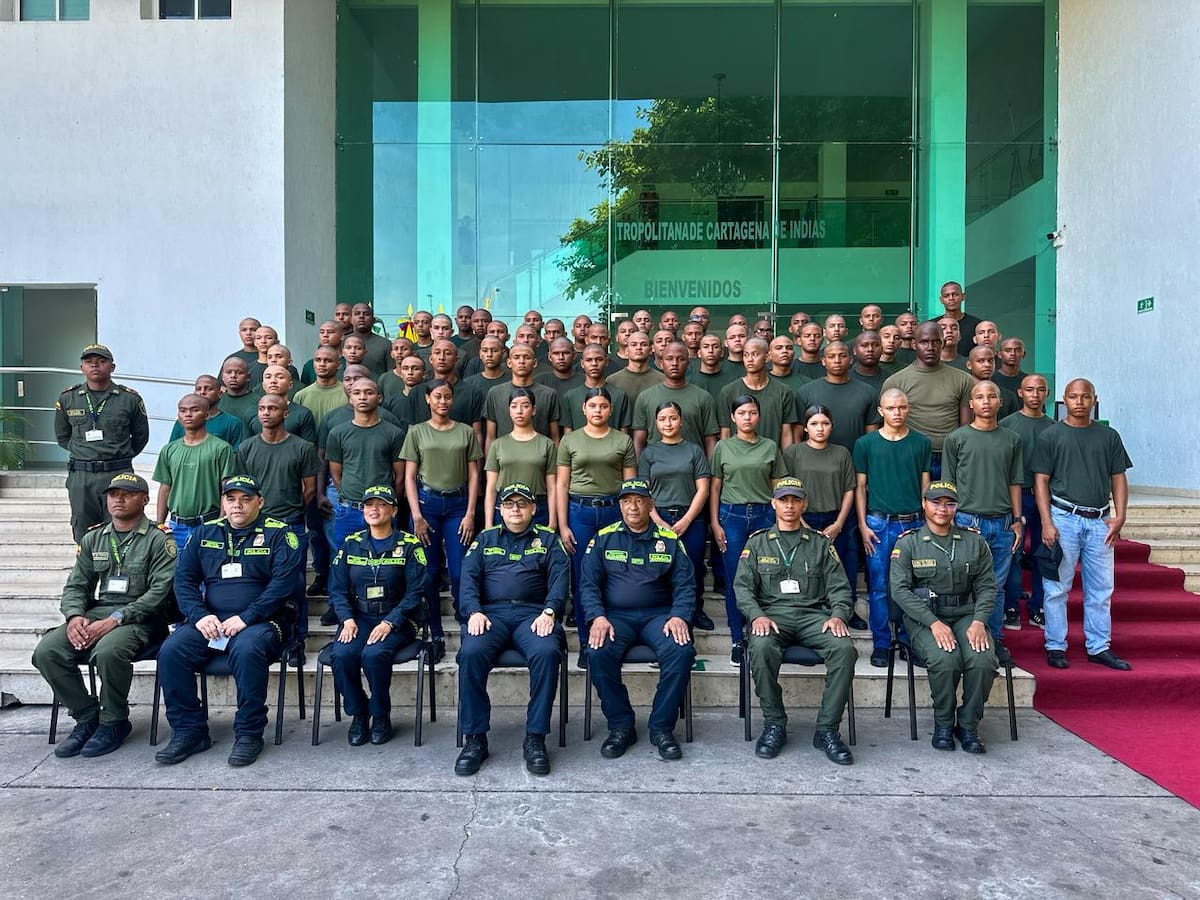 70 jóvenes de Cartagena y Turbaco inician su formación como auxiliares de la Policía