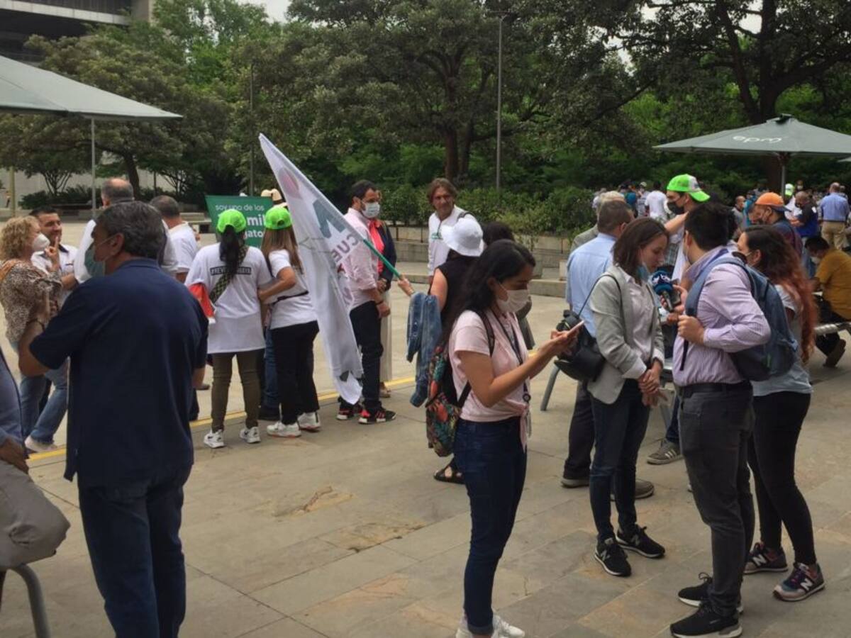 La Registraduría recibió las firmas de la revocatoria contra Quintero