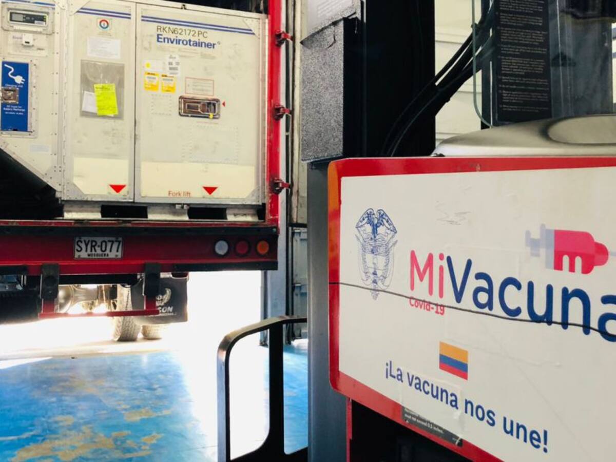 Empresas aceleran aplicación de la tercera dosis contra el COVID-19