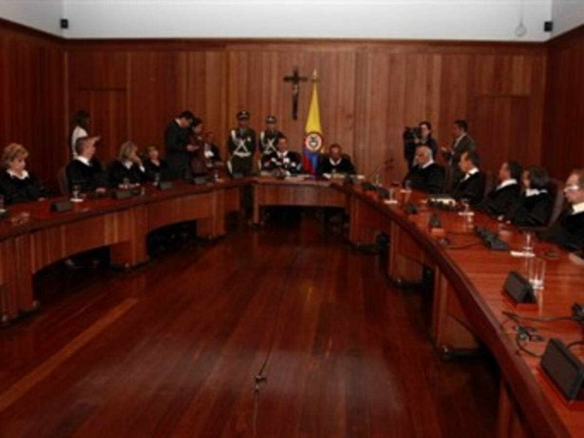 Suspenden reajuste a megapensiones de magistrados y congresistas