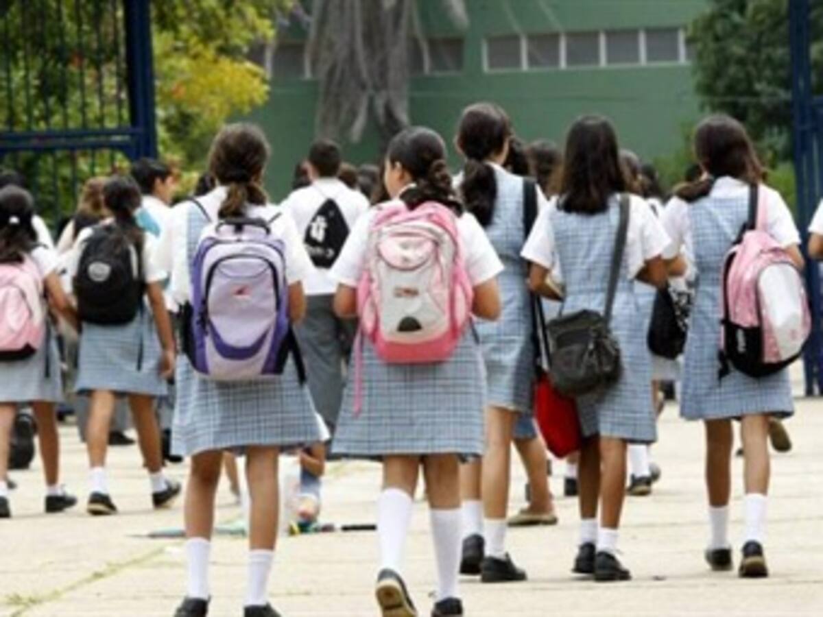 Ordenan mantener convenio a 175 estudiantes en colegio privado