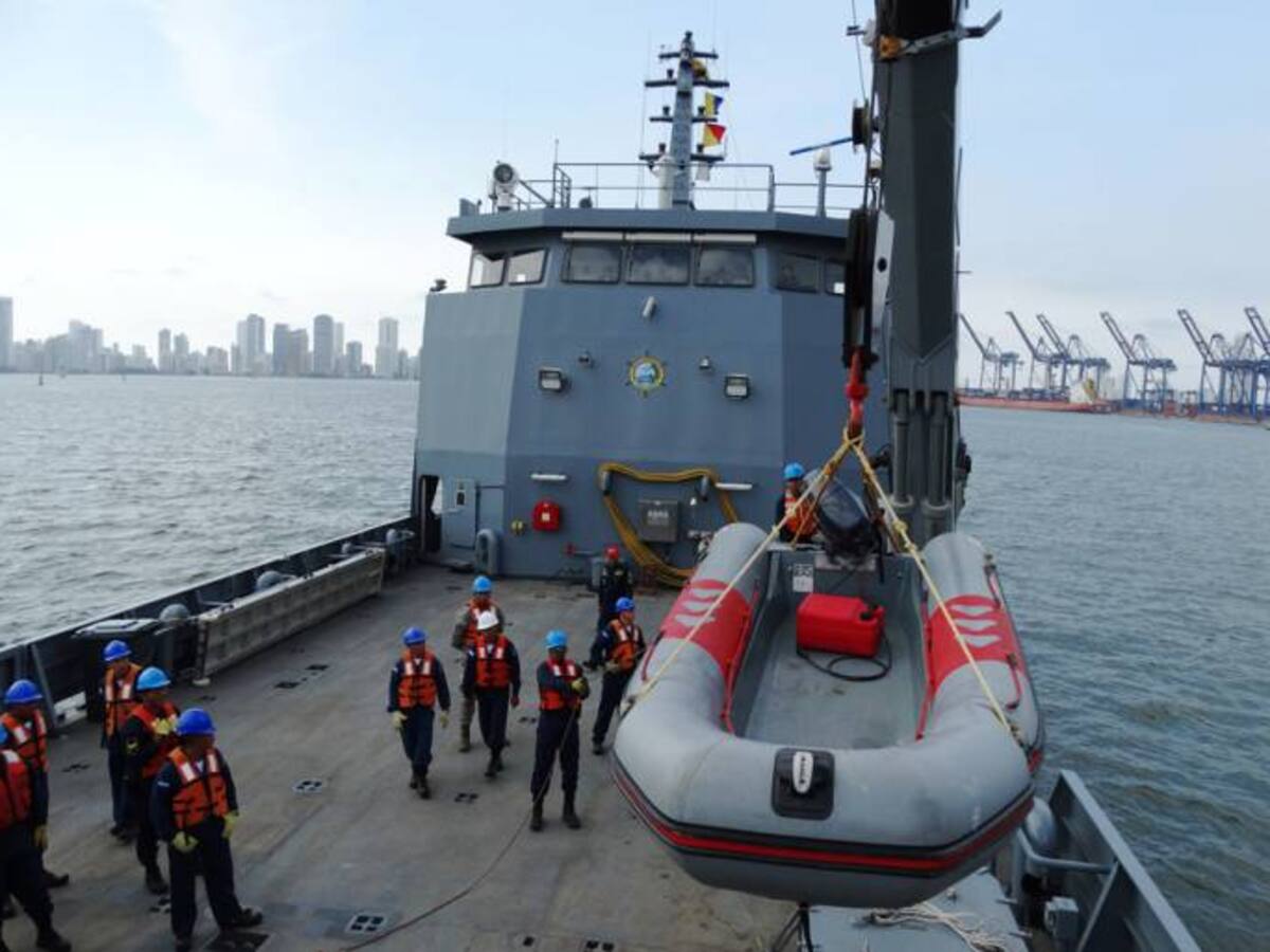 Armada Nacional entrena a tripulación de nuevo buque hondureño construido en Cartagena