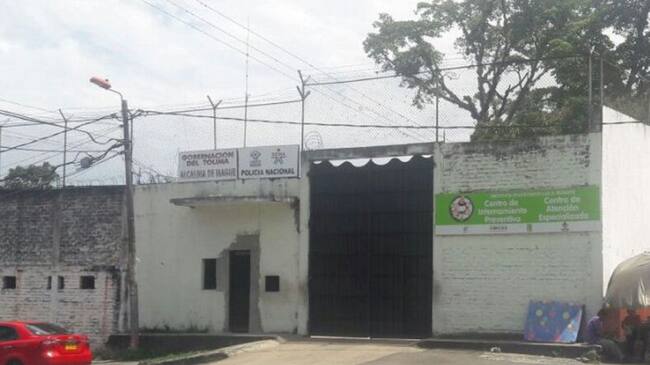 El politécnico esta ubicado en el barrio Claret.