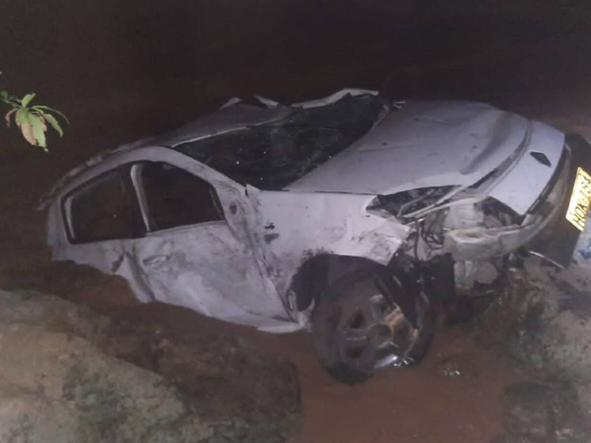 Vehículo cayó a las aguas del río Sumapaz en Melgar, Tolima