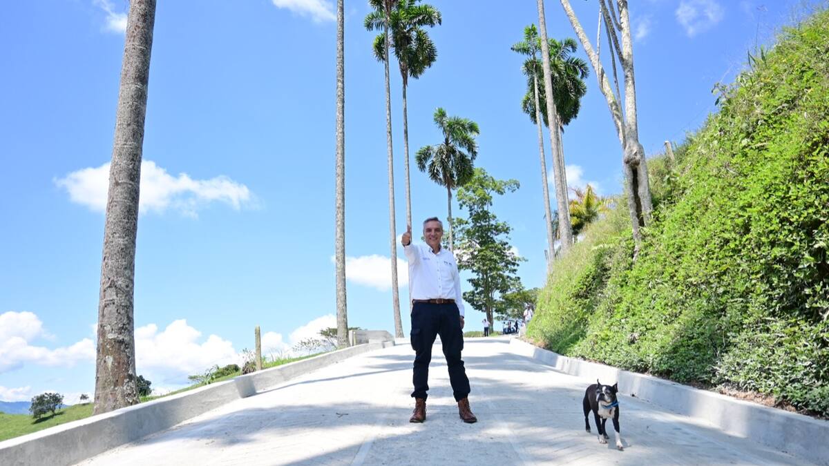 Invierten más de $37 mil millones para mejorar vías del Quindío con placas huella