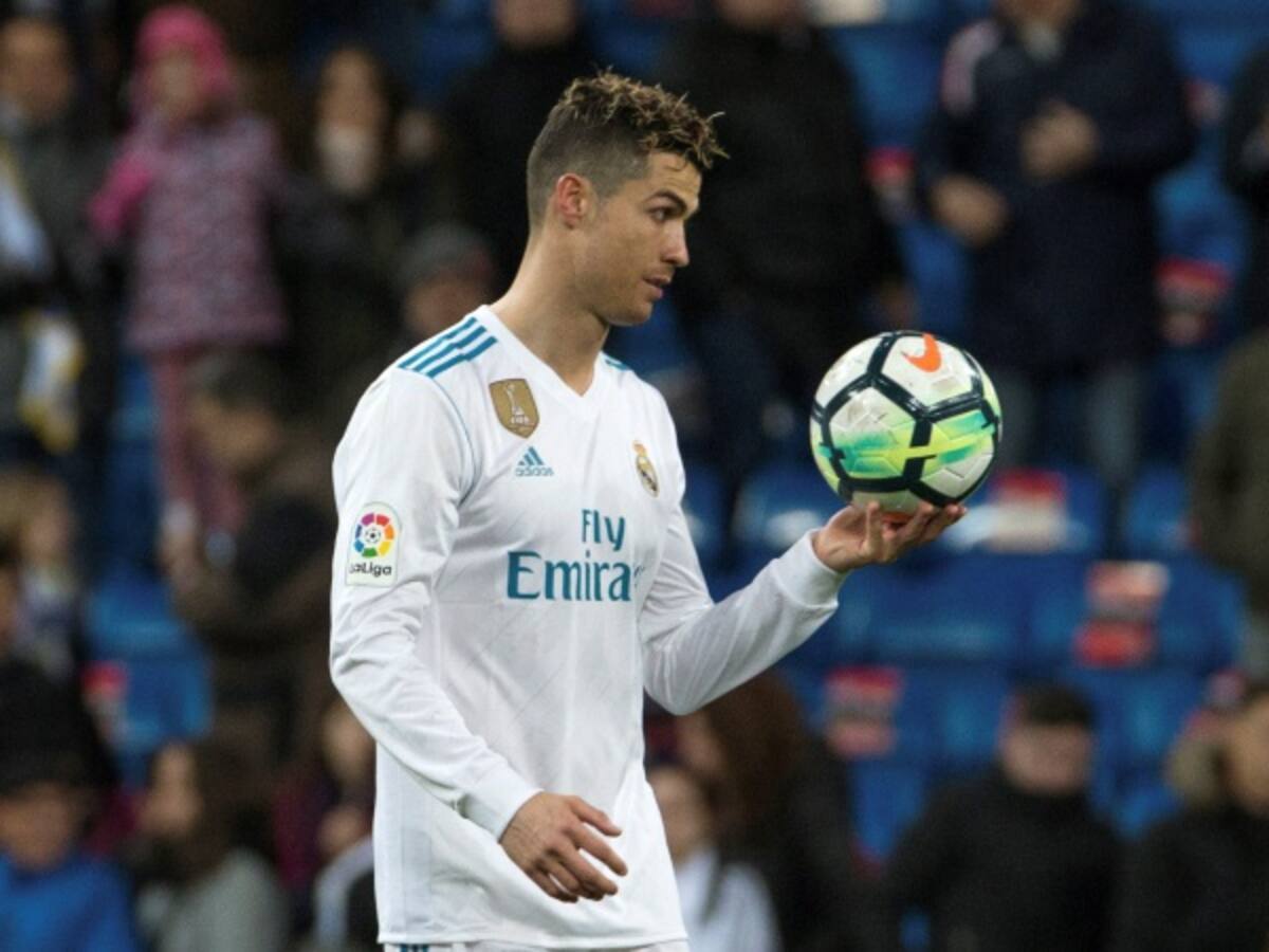 Cristiano da otro acelerón con un póker y se aproxima a Messi