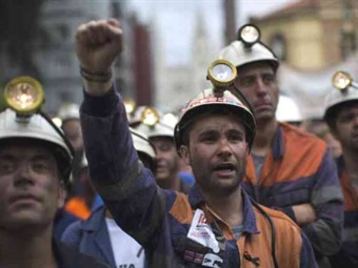 Se siguen sumando mineros al paro agrario en Santander