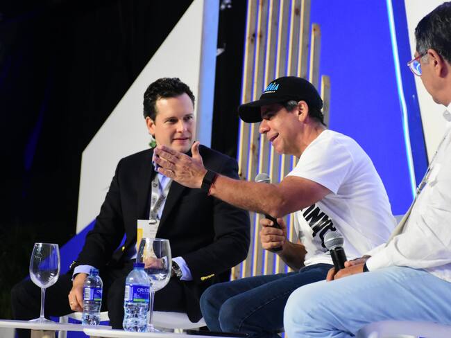 Alcalde Char en Congreso de Cotelco/ Foto: @AlejandroChar