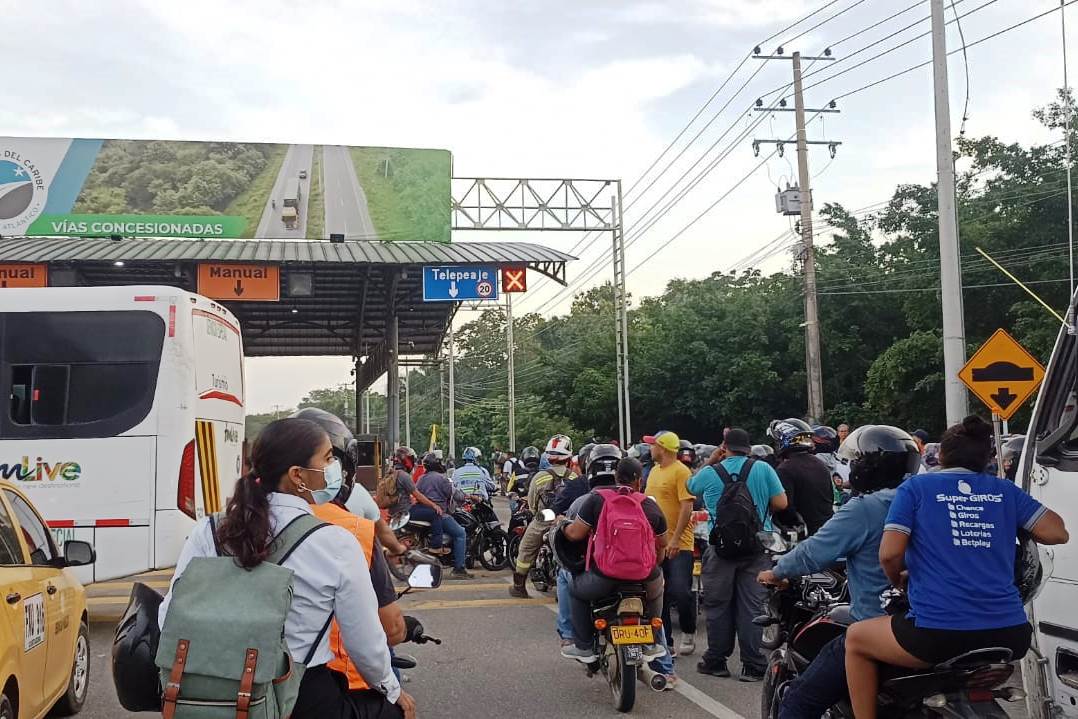 Bloqueos en el peaje de Turbaco impiden entrada a Cartagena por la Troncal de Occidente