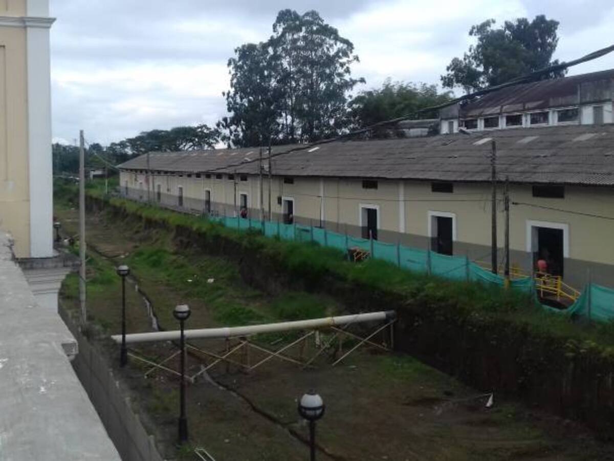 A juicio disciplinario a curador Armenia por licencia antigua estación