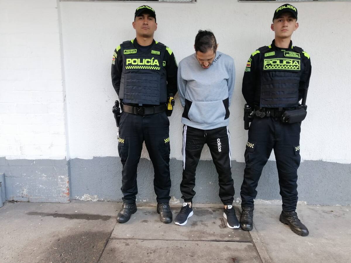 Capturan en Transmilenio a hombre con circular roja de Interpol por tráfico de drogas