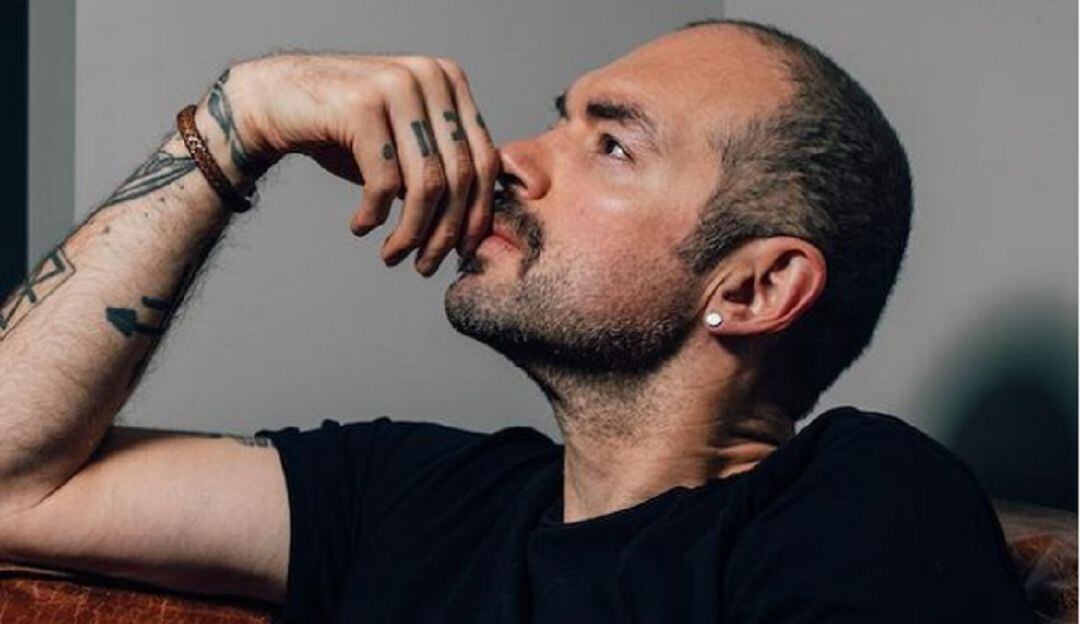 "Por suerte tengo defectos” me siento cómodo con mis debilidades pero trabajo todos los días para mejorar.