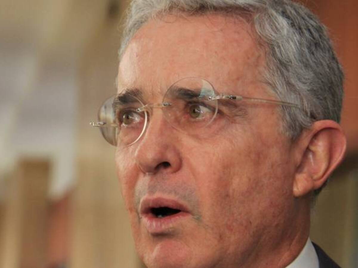Argumentos de Uribe contra la decisión de investigarlo por falsos testigos