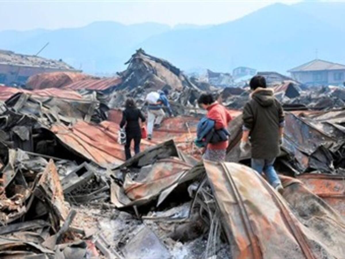 Aumentan a 3.600 los muertos por el tsunami en el norte de Japón