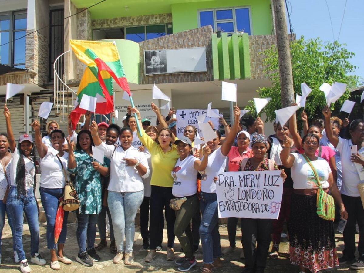 En María La Baja, Mery Luz Londoño inscribió su candidatura a la Gobernación de Bolívar