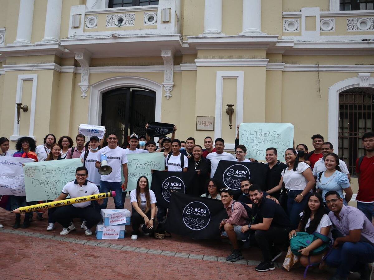 Estudiantes celebran inclusión de la tarifa diferencial del transporte público en el PND