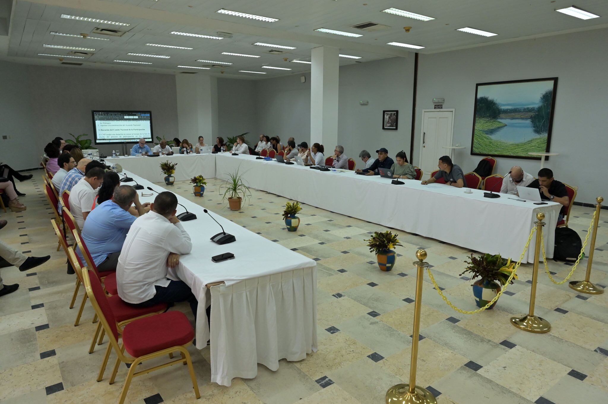 Delegaciones del gobierno y el ELN. Cortesía