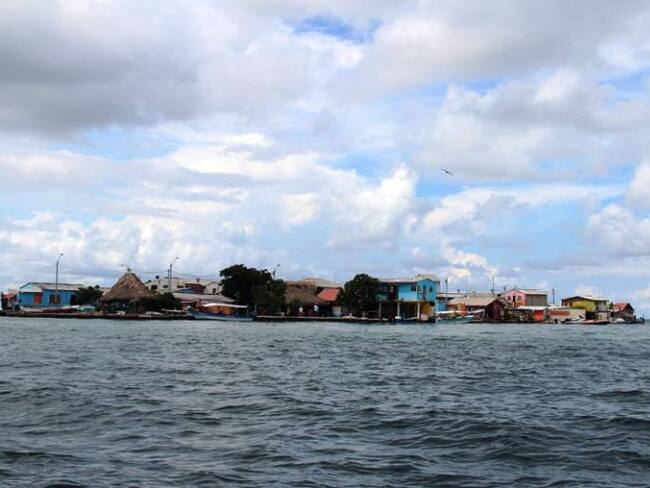 Distrito establece compromisos con comunidad del Islote de Santa Cruz e Isla Múcura