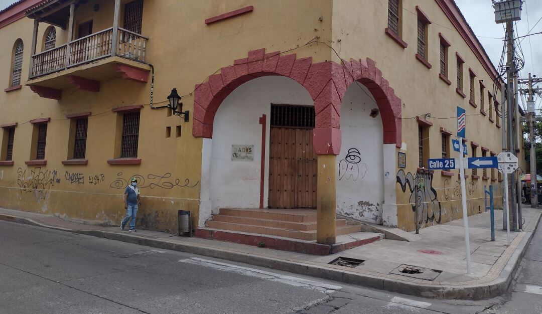 La medida tiene como propósito garantizar la adecuada prestación de los servicios de salud y responder ante situaciones de urgencia