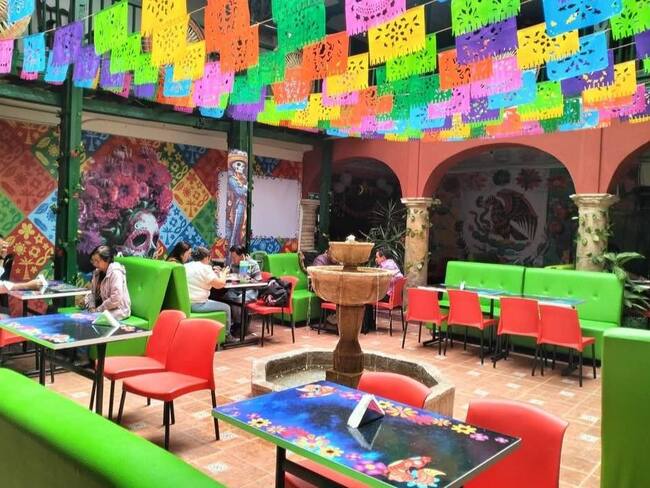 Según denuncias de gestores culturales, este espacio, que era utilizado para eventos literarios, exposiciones artísticas, recitales de poesía y talleres educativos, dejó de cumplir su propósito social y ahora se encuentra ocupado por un establecimiento comercial