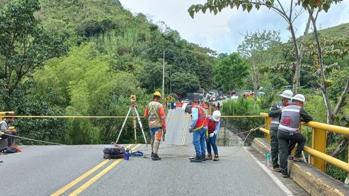 Ministro de Transporte, Guillermo Reyes