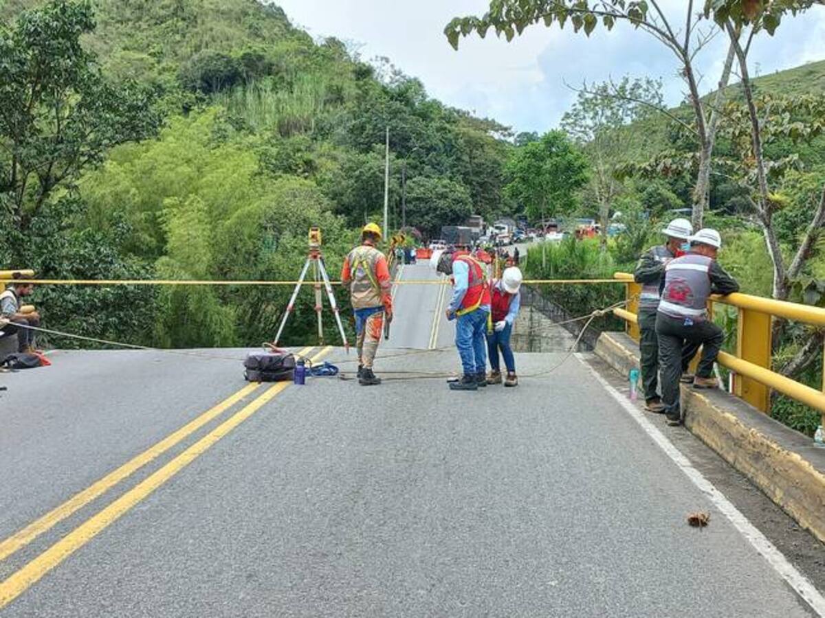 MinTransporte: Fiscalía terminó recolección de pruebas ante colapso de puente El Alambrado