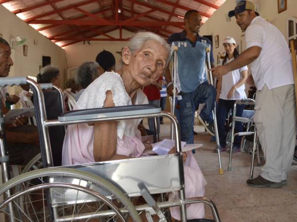 Firman en Cartagena acuerdo por el buen trato a adultos mayores