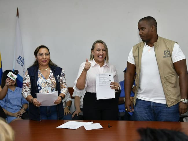 “Estamos listos para decirles a los huilenses que nos encontramos preparados para regir los destinos de este departamento. Soy una mujer que le ha impregnado el sello de trabajo, de disciplina, coherencia y absoluta sensibilidad social”, señaló.