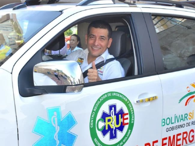 Gobernación de Bolívar entregó vehículo para atender urgencias