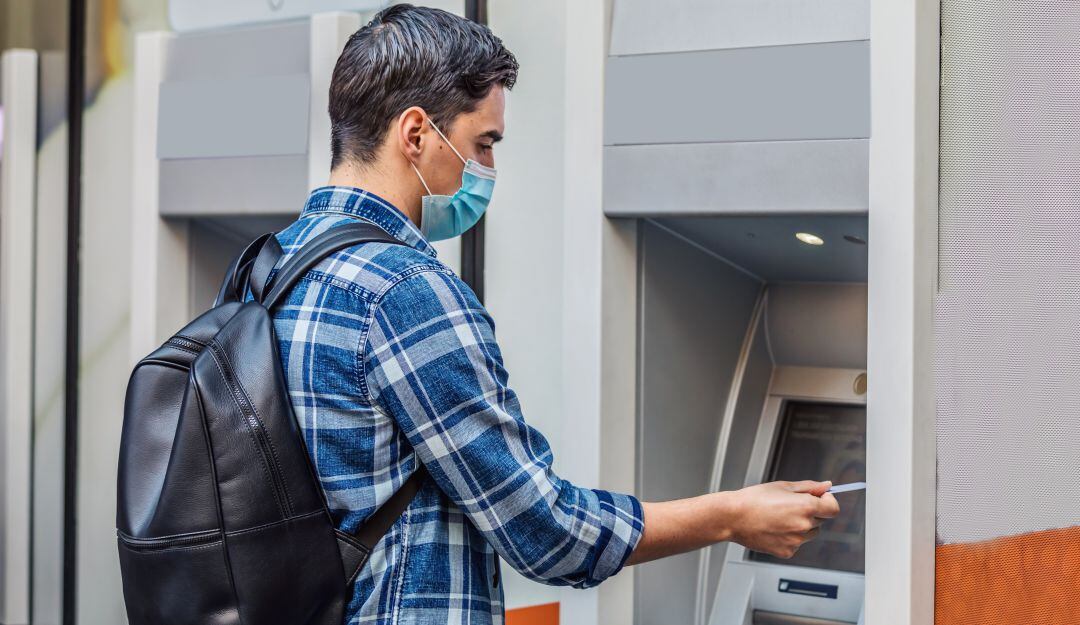 Recomendaciones a la hora de retirar la prima de mitad de año