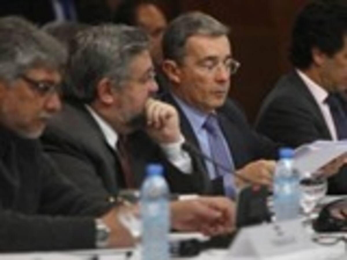 El presidente Álvaro Uribe aseguró que Colombia no pone en riesgo su soberanía al acuerdo militar con Estados Unidos