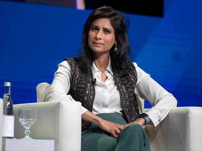 Marrakesh (Morocco), 10/10/2023.- Gita Gopinath, First Deputy Managing Director of the International Monetary Fund participates in a symposium on the second day of the annual meetings of the IMF and the World Bank Group in Marrakesh, Morocco, 10 October 2023. This year&#039;s annual meetings, held from 09 to 15 October 2023, are joined by central bankers, ministers of finance and development, parliamentarians, private sector executives, representatives from civil society organizations and academics. (Marruecos) EFE/EPA/JALAL MORCHIDI