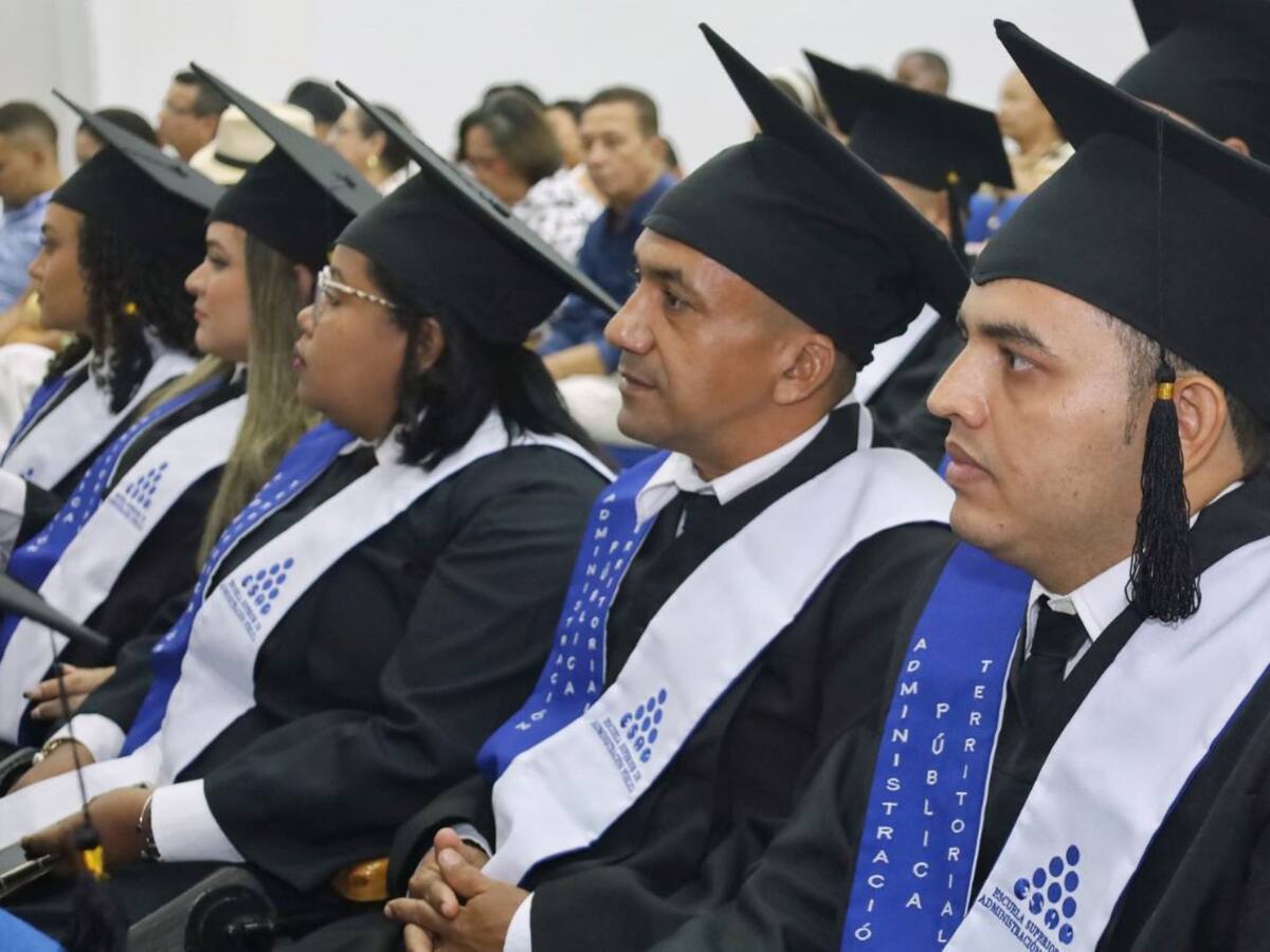 Inscripciones en ESAP aumentaron un 43%: 883 estudiantes están listos para segundo semestre de 2025