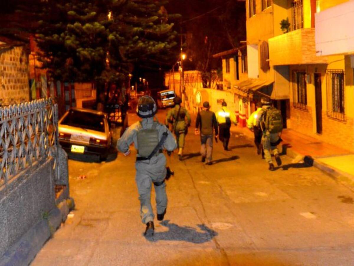 Enfrentamientos con fusil impiden que ejército se retire de zonas urbanas