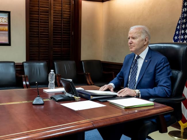 Biden advierte a China de consecuencias si apoya a Rusia en invasión
